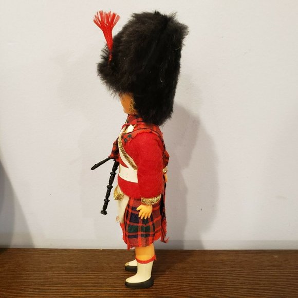 Vintage Scottish Doll Male Bagpipes Kilt Guard Sporran Tartan 8" - Picture 3 of 12